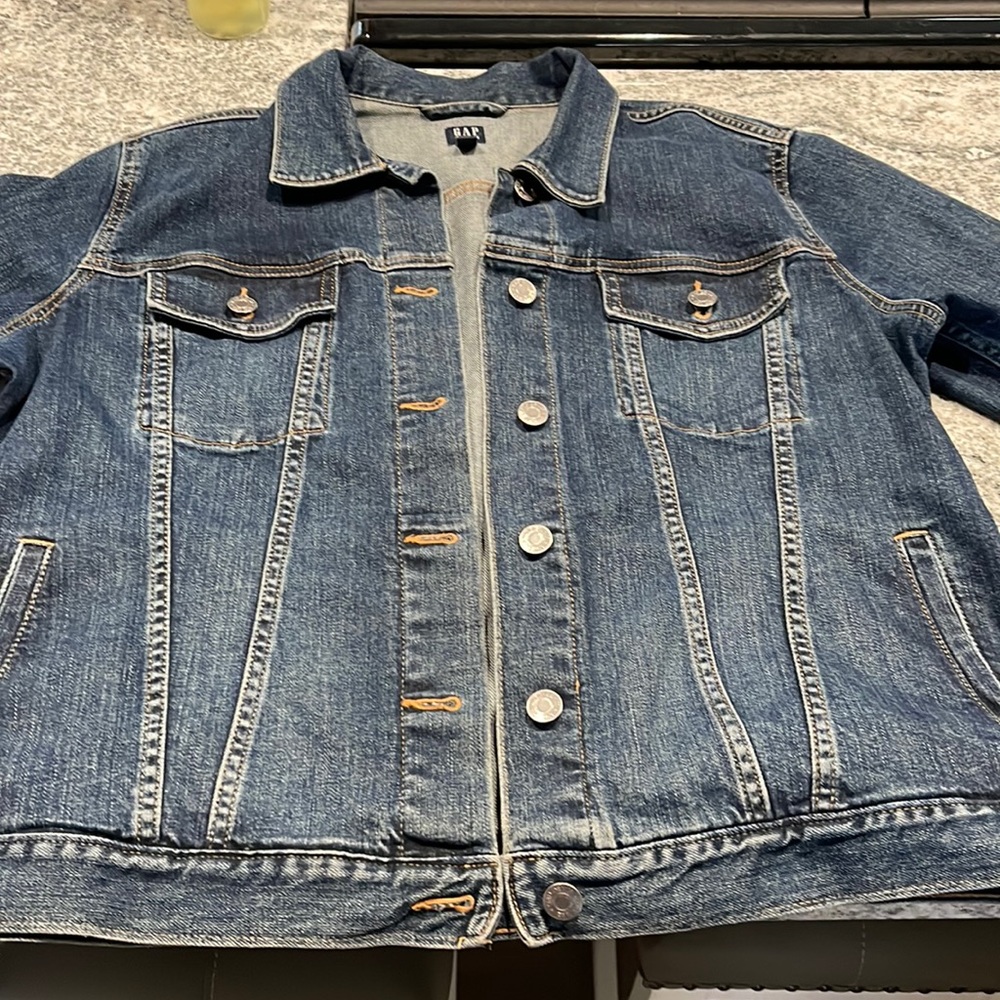 Gap Jean Denim Classic Jacket Size XL. In great shape!